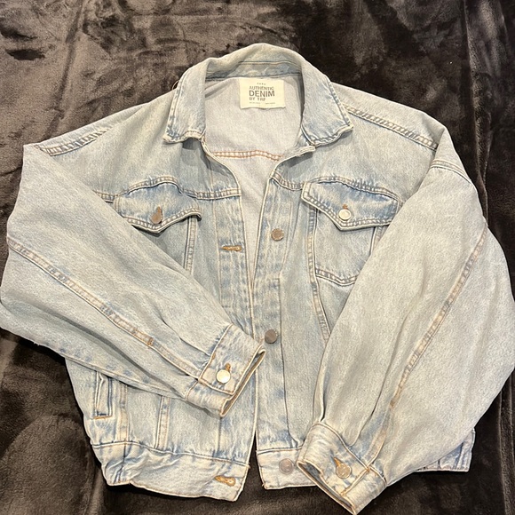 Zara Jackets & Blazers - Zara Women’s Jean Jacket